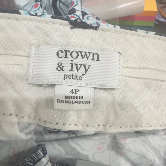 Crown & Ivy Womens Size 4P Floral Patterned Chino Shorts Cotton Blend - Picture 3 of 11